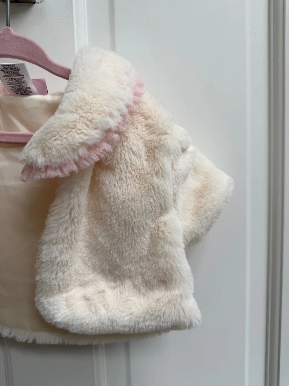 NWOT Little Lass Girls 4T Cream Faux-Fur Bolero with Pink Trim Cropped Jacket